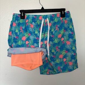 Chubbies lined 5.5 inch swim trunks size large like new
